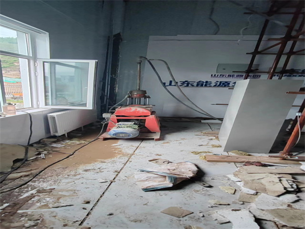 小榄镇地基基础下沉墙体裂缝加固注浆顶升施工